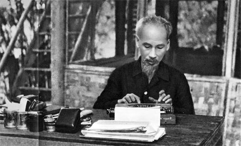 "Người cán bộ cách mạng phải có đạo đức cách mạng..."