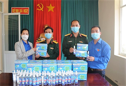 Tỉnh đoàn Lâm Đồng tặng 50.000 khẩu trang phòng chống dịch Covid-19