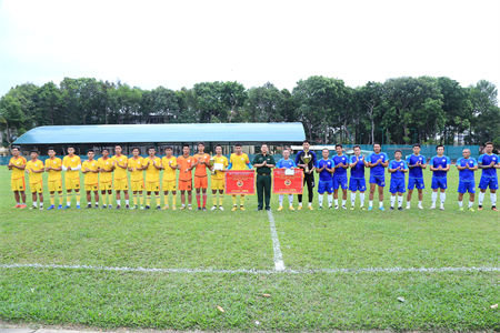 Giao hữu bóng đã giữa Bộ Tham mưu Quân khu 7 và đội bóng FC Hữu nghị Thành phố Hồ Chí Minh