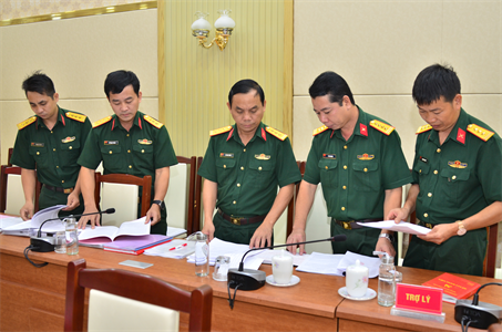 Quản lý tốt tình hình chính trị nội bộ, xây dựng Cục Hậu cần Quân khu vững mạnh