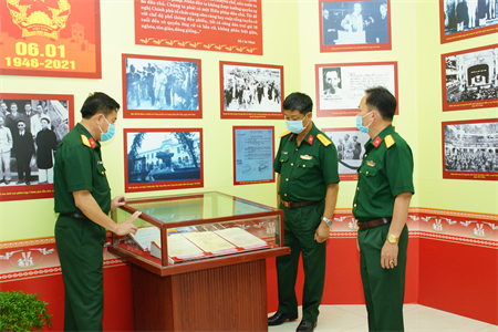 Khai mạc triển lãm “Quốc hội Việt Nam – Những chặng đường đổi mới và phát triển”