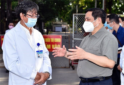 Thủ tướng: Xử lý, không để tái diễn nếu có chuyện 'tiêm vắc xin không cần đăng ký'