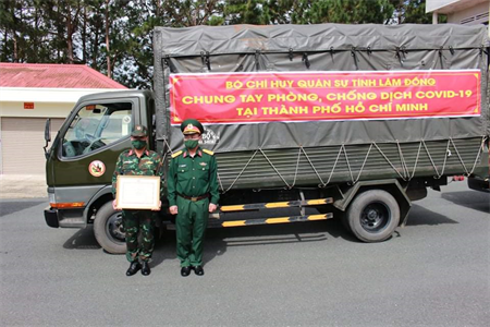 Bộ CHQS tỉnh Lâm Đồng phát động phong trào thi đua đặc biệt giúp dân chống dịch