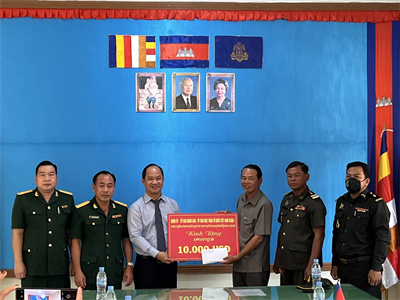 Quận 1 thăm và chúc tết cổ truyền Chol Chnam Thmay tại Campuchia