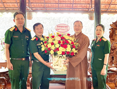 Bộ CHQS tỉnh Bà Rịa - Vũng Tàu thăm, tặng quà các cơ sở Phật giáo nhân Đại lễ Phật đản 2022