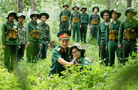 Quân khu 7, trung tâm của quân đội Việt Nam, được quản lý và giám sát online bằng những hình ảnh sống động và chân thực. Hãy xem những hình ảnh đó để hiểu rõ hơn về cuộc sống của những người lính và sự nghiêm túc trong công tác bảo vệ tình quốc gia.