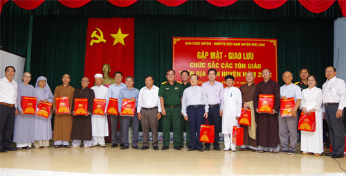 Huyện Đức Linh, tỉnh Bình Thuận gặp mặt, giao lưu chức sắc, chức việc các tôn giáo