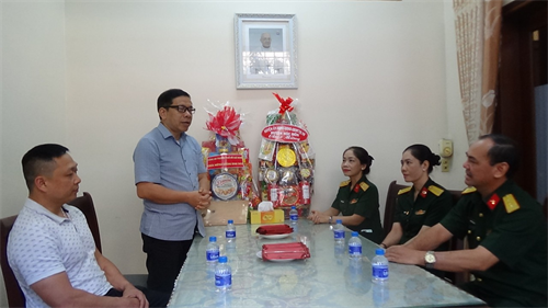 Sư đoàn 317 thăm, chúc mừng cơ sở tôn giáo nhân dịp Giáng sinh 2022