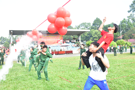 Sôi nổi các hoạt động vui Xuân khối thi đua 4 cơ quan Quân khu 7