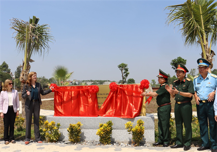 Bàn giao gần 3ha đất đã xử lý dioxin trong Sân bay Biên Hòa giai đoạn 1