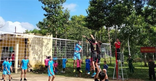 Ban CHQS huyện Tân Hưng giao lưu bóng chuyền với các đơn vị Quân đội Hoàng gia Campuchia