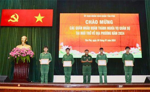 Quận Tân Phú tổ chức đón quân nhân hoàn thành nghĩa vụ quân sự trở về địa phương