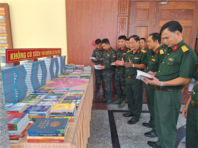 Bộ CHQS tỉnh Bình Dương khai mạc Ngày sách và văn hóa đọc Việt Nam lần thứ 3 năm 2024