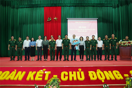 Thông tin thời sự, định hướng tư tưởng cho cán bộ chủ chốt huyện Xuân Lộc và cán bộ, đảng viên Trường bắn Quốc gia khu vực 3
