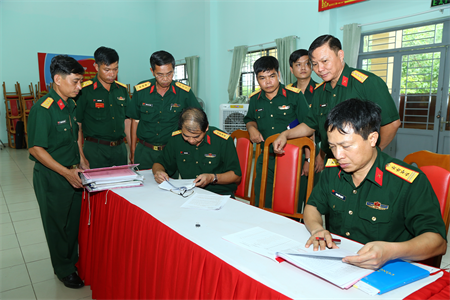 Bộ Quốc phòng kiểm tra công tác xét duyệt, tuyển chọn gọi công dân nhập ngũ tại Trung đoàn Gia Định