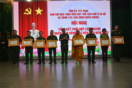 Quân - dân Tây Ninh chung sức, đồng lòng xây dựng nông thôn mới