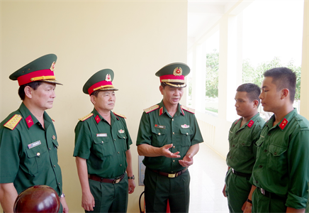Quân khu 7 kiểm tra công tác huấn luyện tại Bộ CHQS tỉnh Long An