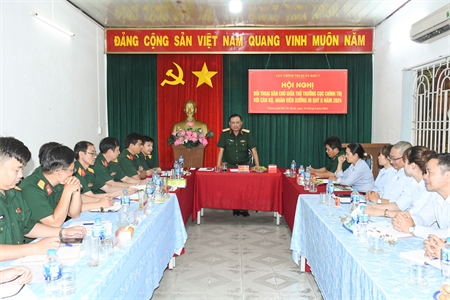 Thiếu tướng Trần Chí Tâm đối thoại dân chủ với cán bộ, nhân viên Xưởng in Quân khu