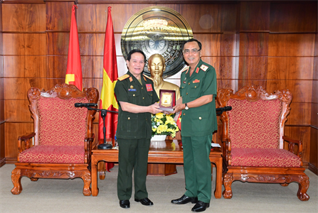 Hội Cựu chiến binh Thành phố Hồ Chí Minh tiếp đoàn đại biểu Hiệp hội Cựu chiến binh Thủ đô Viêng Chăn – Lào