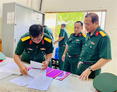 Bộ Tư lệnh TP. Hồ Chí Minh kiểm tra nhiệm vụ 6 tháng đầu năm 2024 tại Ban CHQS Quận 1