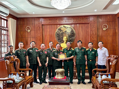 Bộ CHQS tỉnh Bà Rịa - Vũng Tàu tiếp Đoàn Hiệp hội Cựu chiến binh Thủ đô Viêng Chăn - Lào