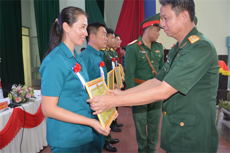 Đồng chí Phan Thị Kiên: Chính trị viên Ban Chỉ huy Quân sự xã gương mẫu