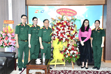Quân khu 7 thăm, chúc mừng các cơ quan báo chí tại Thành phố Hồ Chí Minh