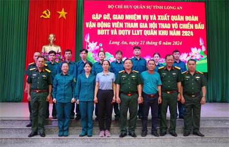 Bộ CHQS tỉnh Long An gặp gỡ, giao nhiệm vụ đội tuyển tham gia Hội thao võ chiến đấu LLVT Quân khu năm 2024