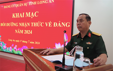 Đảng ủy Quân sự tỉnh Long An tổ chức bồi dưỡng nhận thức về Đảng năm 2024