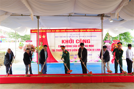 Bộ CHQS tỉnh Lâm Đồng khởi công xây dựng sân bóng đá mini