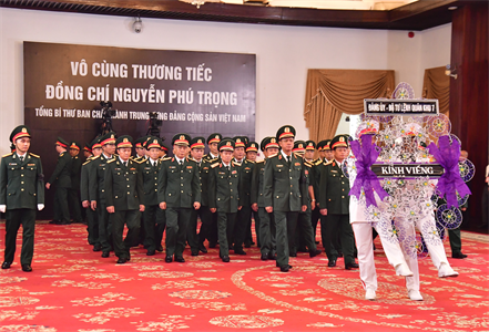 Đảng ủy, Bộ Tư lệnh Quân khu 7 viếng đồng chí Tổng Bí thư Nguyễn Phú Trọng