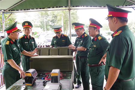 Binh chủng Công binh kiểm tra công tác kỹ thuật Công binh Sư đoàn 5