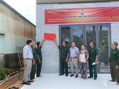 Hội Cựu chiến binh tỉnh Bình Phước trao tặng nhà "Nghĩa tình cựu chiến binh”