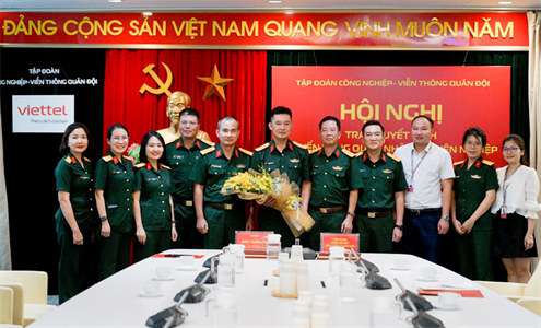 Nhân viên Viettel được đặc cách trở thành Quân nhân chuyên nghiệp vì hành động cứu người trong lúc thiên tai