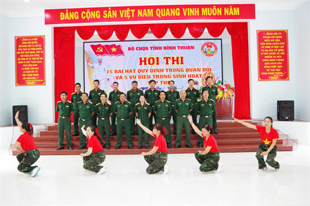 Ban CHQS thị xã La Gi đẩy mạnh phong trào học và hát 15 bài hát quy định, 5 vũ điệu trong sinh hoạt tập thể