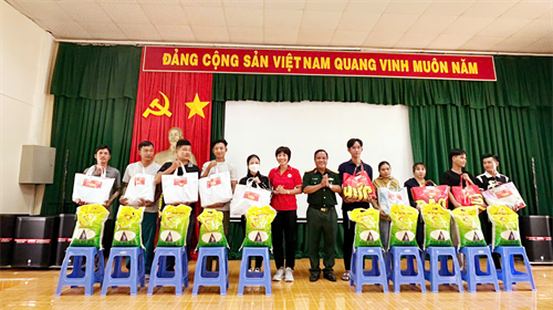 Huyện Côn Đảo “Chia sẻ yêu thương” với Dân quân tự vệ, Dự bị động viên có hoàn cảnh khó khăn