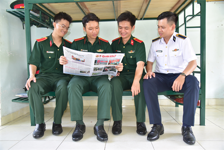 Bên nhau đoàn kết, hăng say luyện rèn