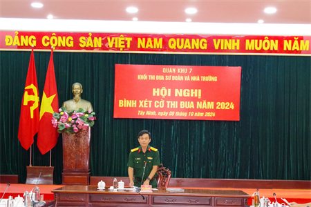 Khối thi đua Sư đoàn và Nhà trường bình xét Cờ thi đua năm 2024