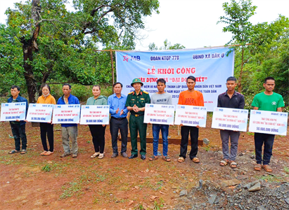 Đoàn Kinh tế - Quốc phòng 778: Đẩy mạnh giúp dân xóa đói, giảm nghèo