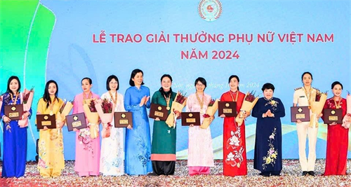 Lần đầu tiên người Viettel nhận giải Phụ nữ Việt Nam