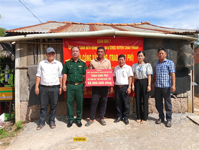 Ban CHQS huyện Châu Thành trao kinh phí xây dựng nhà “Tình nghĩa quân - dân”