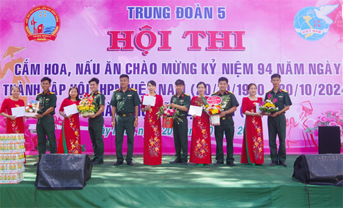 Sôi nổi hộ thi cắm hoa, nấu ăn tại Trung đoàn 5, Sư đoàn 5