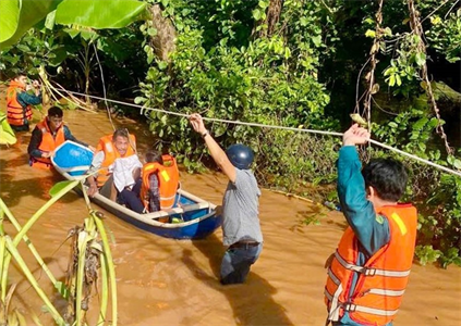 LLVT tỉnh Đồng Nai giúp dân khắc phục hậu quả mưa lớn