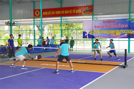 Sư đoàn 5 giao lưu thể dục thể thao chào mừng khánh thành sân Pickleball