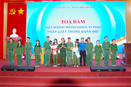 Ban CHQS huyện Bù Đốp toạ đàm “Đẩy mạnh ngăn ngừa vi phạm Pháp luật trong Quân đội”