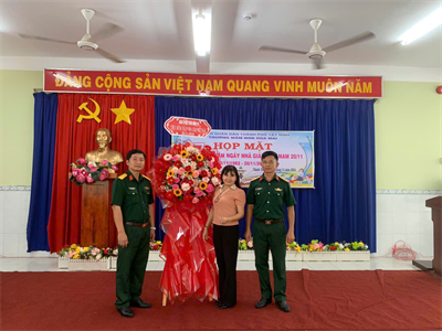 Trung đoàn 174, Bộ CHQS tỉnh Tây Ninh thăm, chúc mừng ngày Nhà giáo Việt Nam