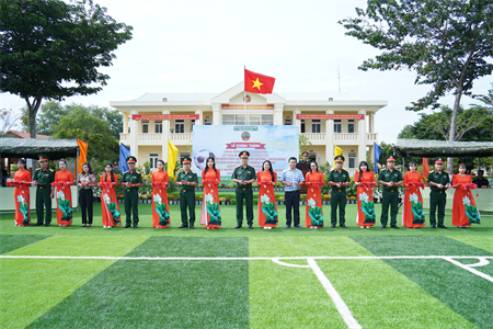 Trung đoàn Gia Định khánh thành sân bóng đá cỏ nhân tạo