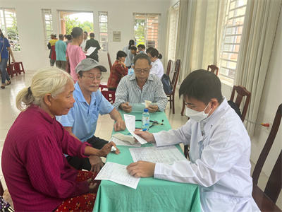 Bộ CHQS tỉnh Bà Rịa - Vũng Tàu tổ chức khám bệnh, phát thuốc cho người dân huyện Châu Đức