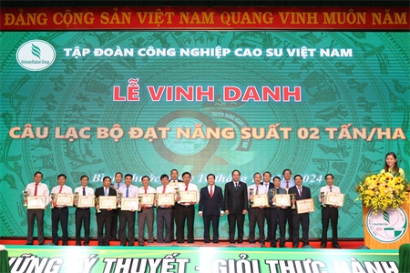 VRG vinh danh Câu lạc bộ đạt năng suất 2 tấn/ha và các cá nhân tiêu biểu