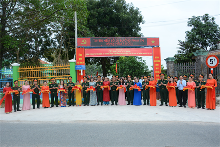 Khối thi đua Quân sự địa phương Quân khu 7 khánh thành tuyến hẻm 20 đường Phạm Thị Gắng xã Phú Mỹ Hưng, huyện Củ Chi